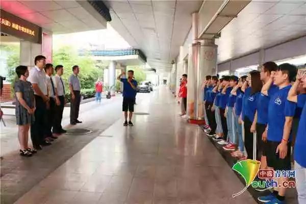 陕西百余名西部计划志愿者奔赴新疆、西藏基层服务