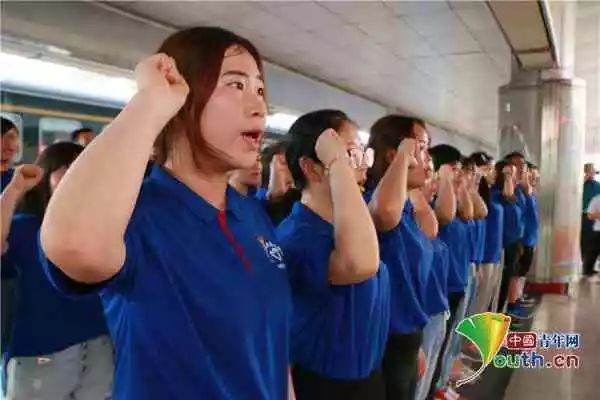 陕西百余名西部计划志愿者奔赴新疆、西藏基层服务