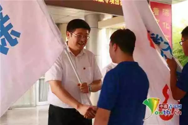 陕西百余名西部计划志愿者奔赴新疆、西藏基层服务