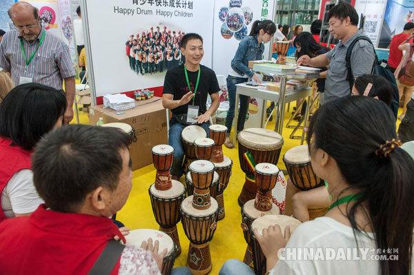 英媒:中国富豪为什么现在热衷投资慈善