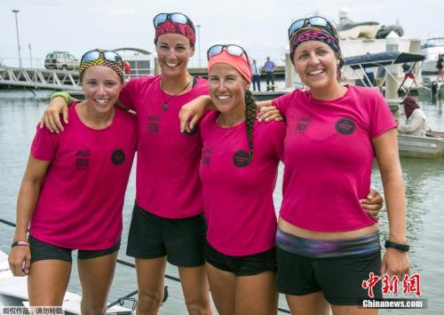 英国4名女划艇手横跨太平洋。