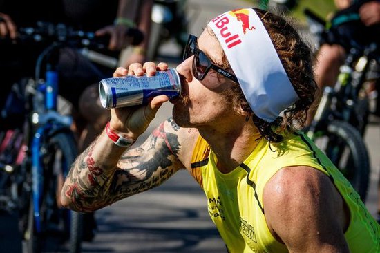 奥地利RedBull Wings For Life慈善马拉松开跑