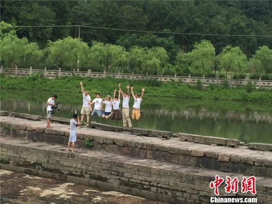 中法志愿者携手古迹修建传承“老底子”建筑工艺