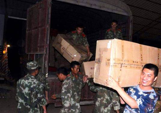 说明: 云南鲁甸地震灾区一线救灾