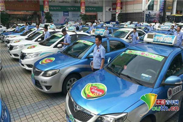 （“爱心送考”车队　团海口市委　摄）