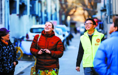 板桥胡同、九道湾胡同和石雀胡同外国游客众多。周末,刘涛就在胡同里当义务翻译,介绍北新桥地区的历史变迁。