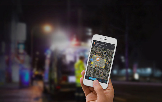 除了捐款，科技公司还可以用什么方法改善世界？